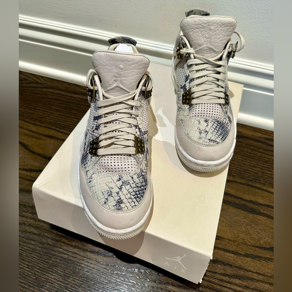 JORDAN 4 RETRO SNAKESKIN, Size 8